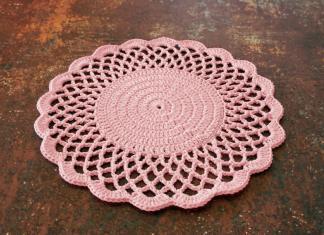 Sweet Blooming Breeze Doily